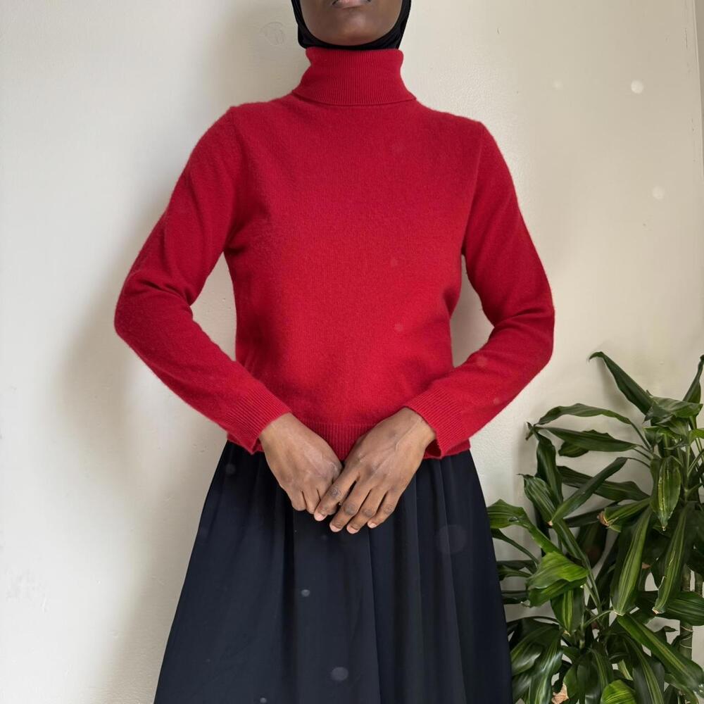 Vintage Red Turtle Neck Pullover Lightweight Cash… - image 2